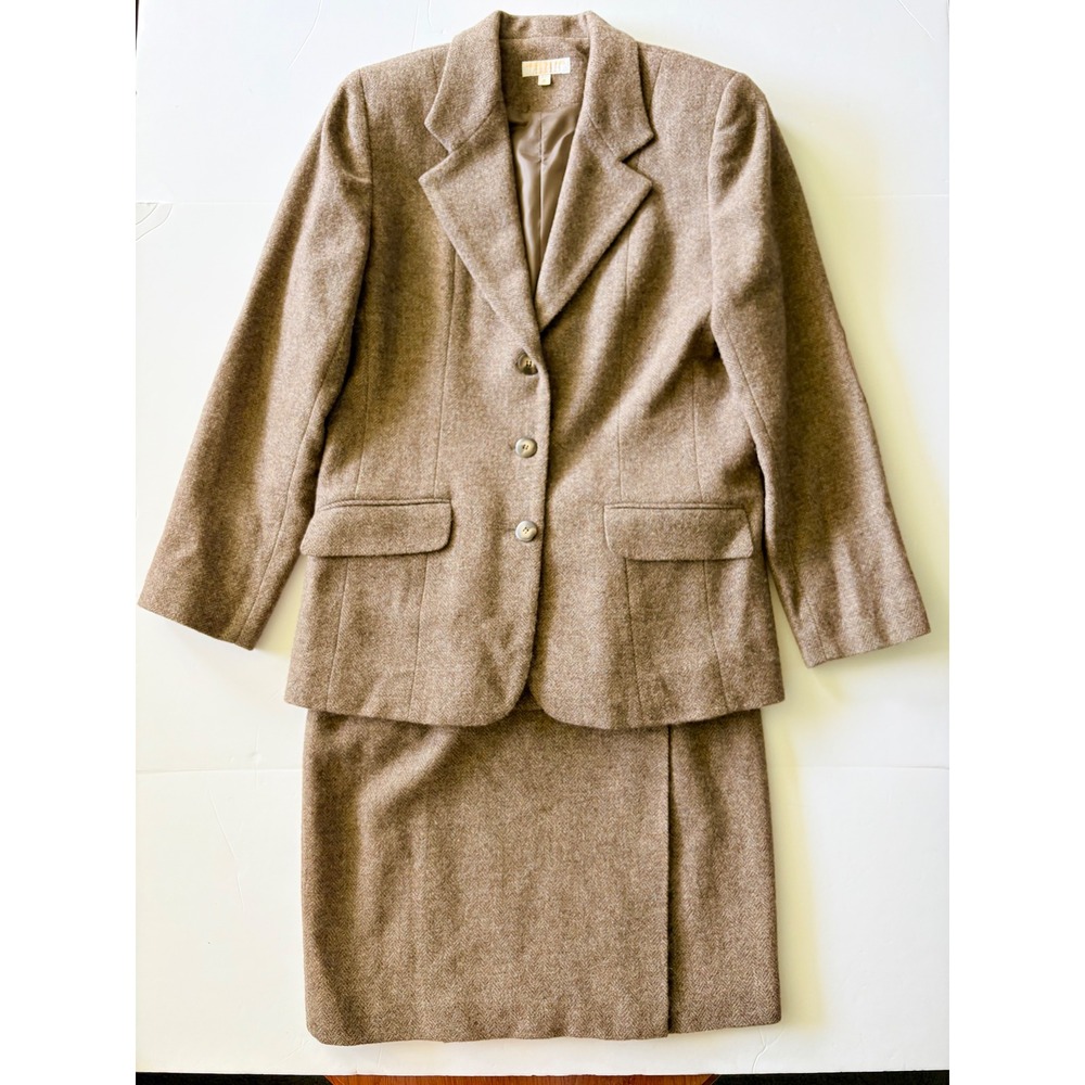 Vintage Brooks Brothers 100% Wool Herringbone Skirt Suit Sz 8 Leather Elbow